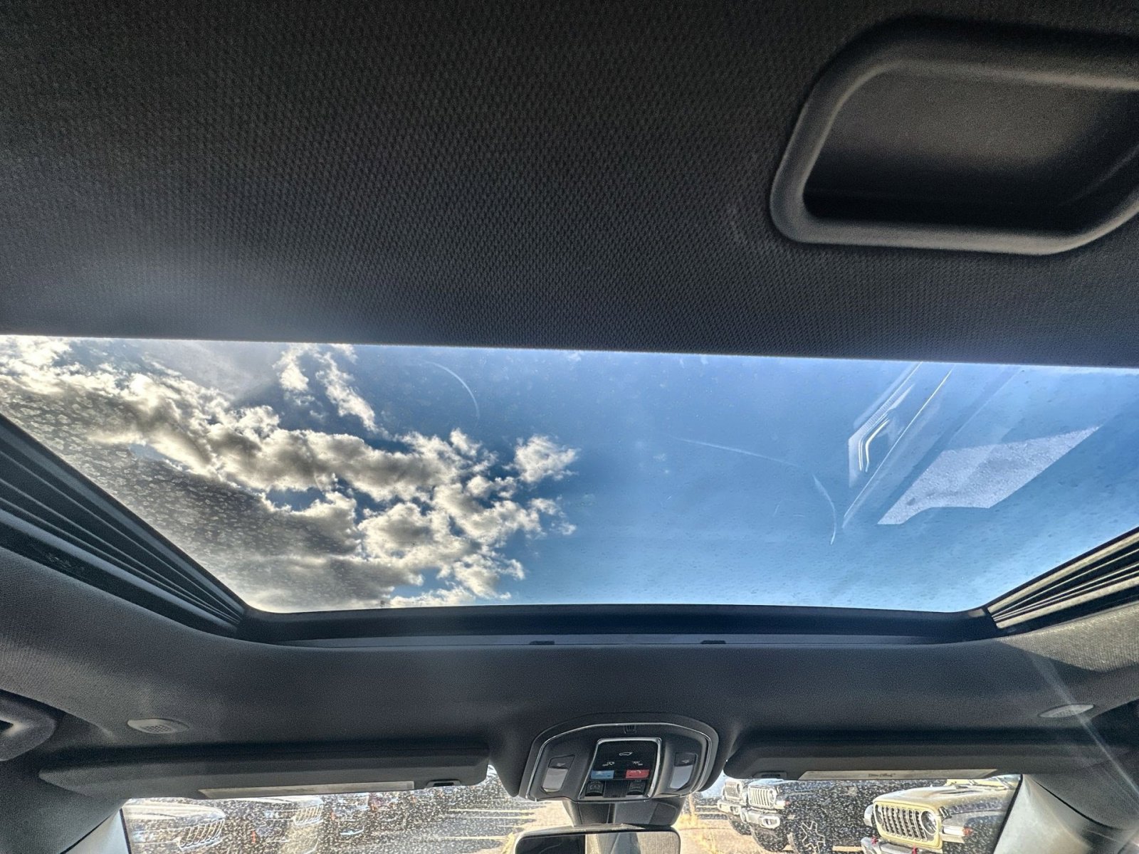 New 2025 Jeep Grand Cherokee L Laredo w/ Luxury Tech Group I image 23