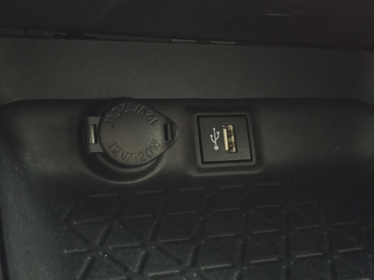 Certified 2024 Toyota RAV4 LE image 27