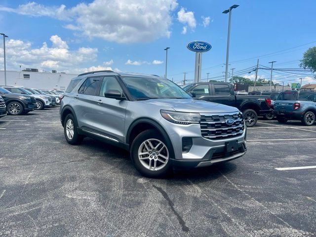 Used 2025 Ford Explorer Active