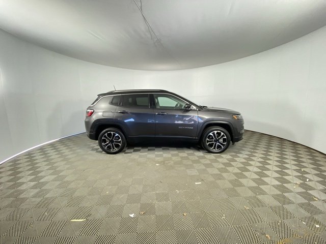 Used 2022 Jeep Compass Limited image 3