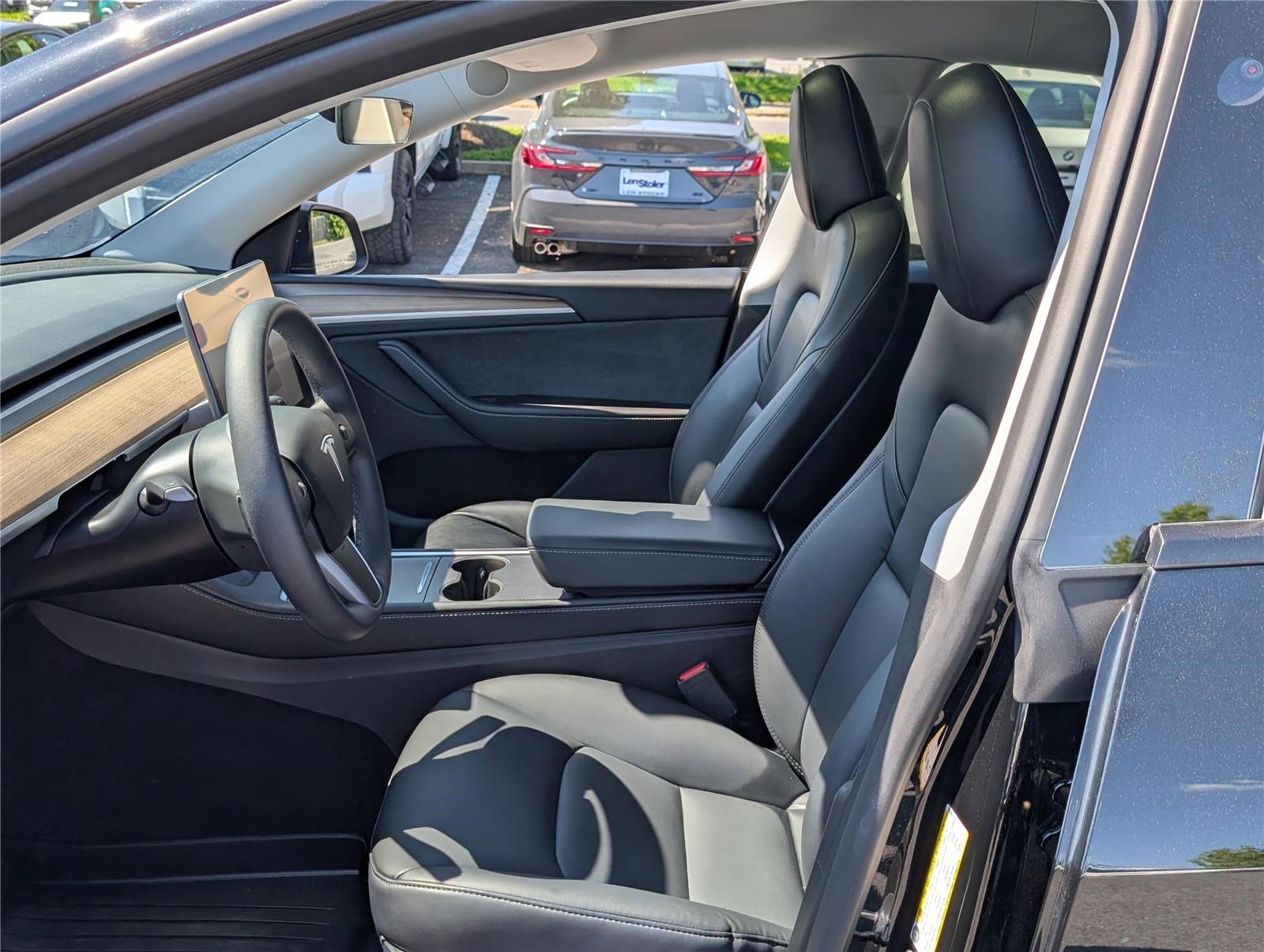 Used 2024 Tesla Model Y Long Range AWD/4WD image 15