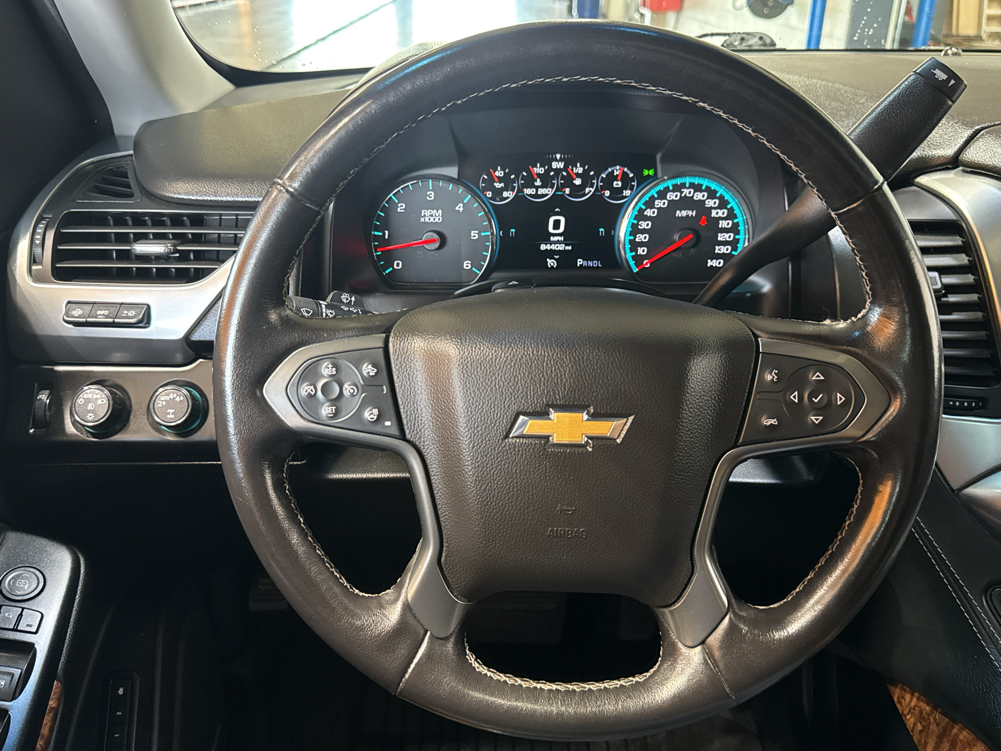 Used 2020 Chevrolet Suburban Premier AWD/4WD image 25