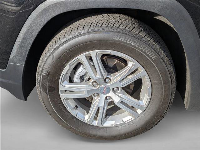 Used 2024 GMC Terrain SLE image 9