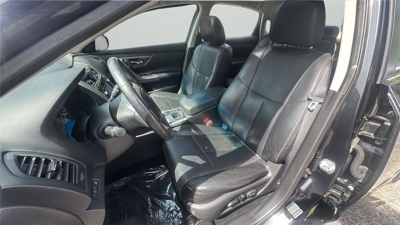 Used 2015 Nissan Altima 2.5 SL w/ Technology Package FWD image 10