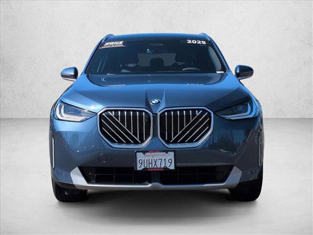 Used 2025 BMW X3 xDrive30i w/ Premium Package image 2