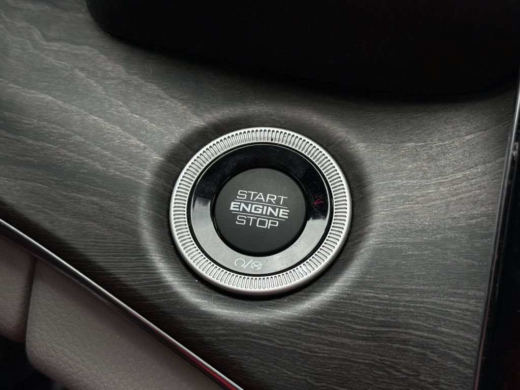 Used 2021 Jeep Grand Cherokee L Overland RWD image 20