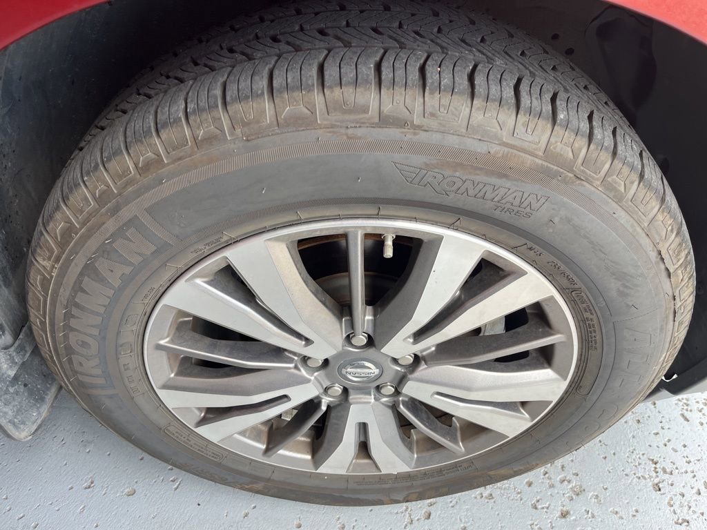 Used 2018 Nissan Pathfinder SV image 13