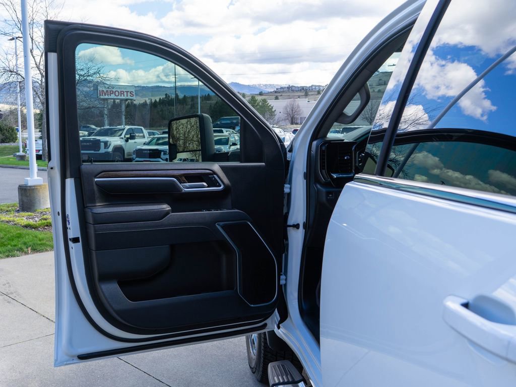 Used 2025 GMC Sierra 3500 SLE image 15