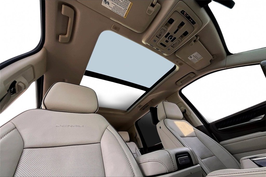Used 2021 GMC Yukon XL Denali w/ Denali Ultimate Package image 17