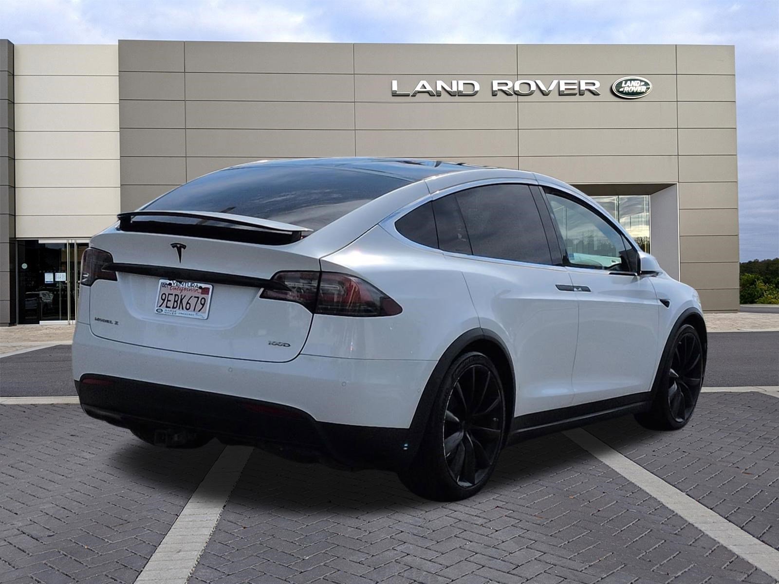 Used 2017 Tesla Model X 75D image 5