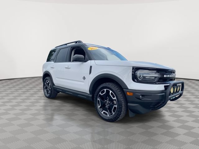 Used 2022 Ford Bronco Sport Outer Banks w/ Tech Package AWD/4WD image 2