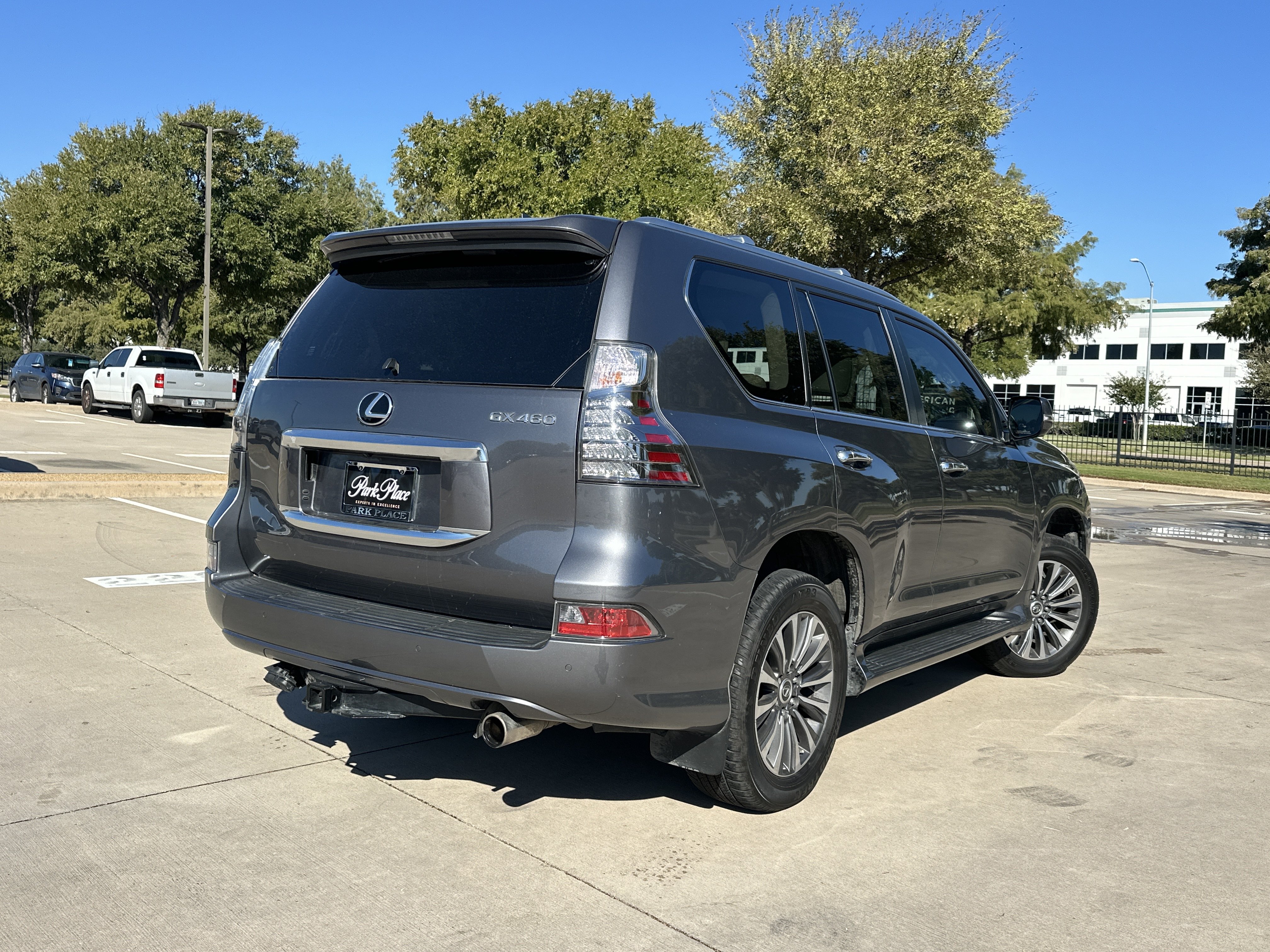 Used 2023 Lexus GX 460 Luxury w/ Accessory Package AWD/4WD image 2