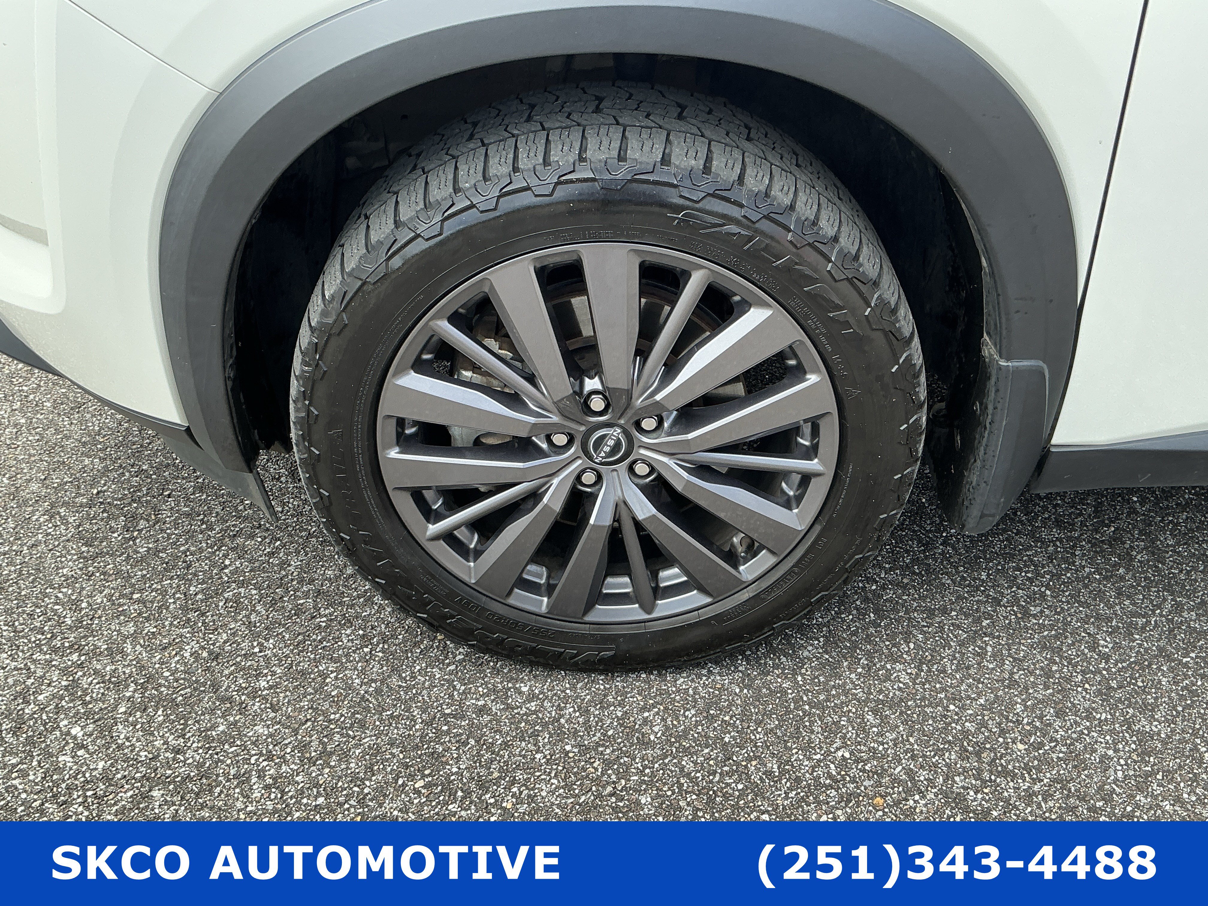 Used 2023 Nissan Pathfinder SL w/ SL Premium Package AWD/4WD image 9