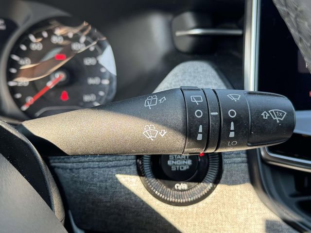 Used 2024 Jeep Compass Latitude image 12