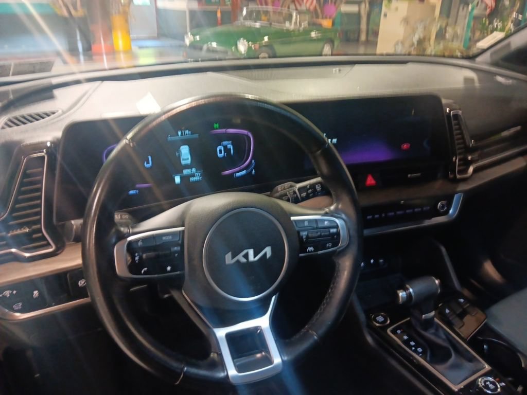 Used 2023 Kia Sportage X-Line w/ X-Line Premium Package AWD/4WD image 4