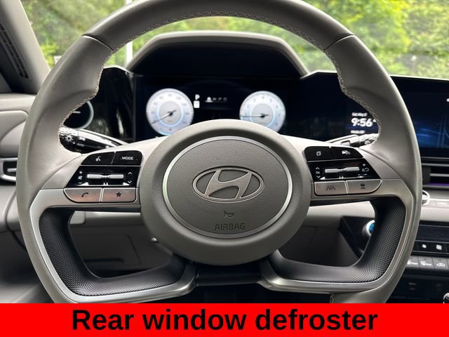 Used 2024 Hyundai Elantra SEL w/ Convenience Package FWD image 17