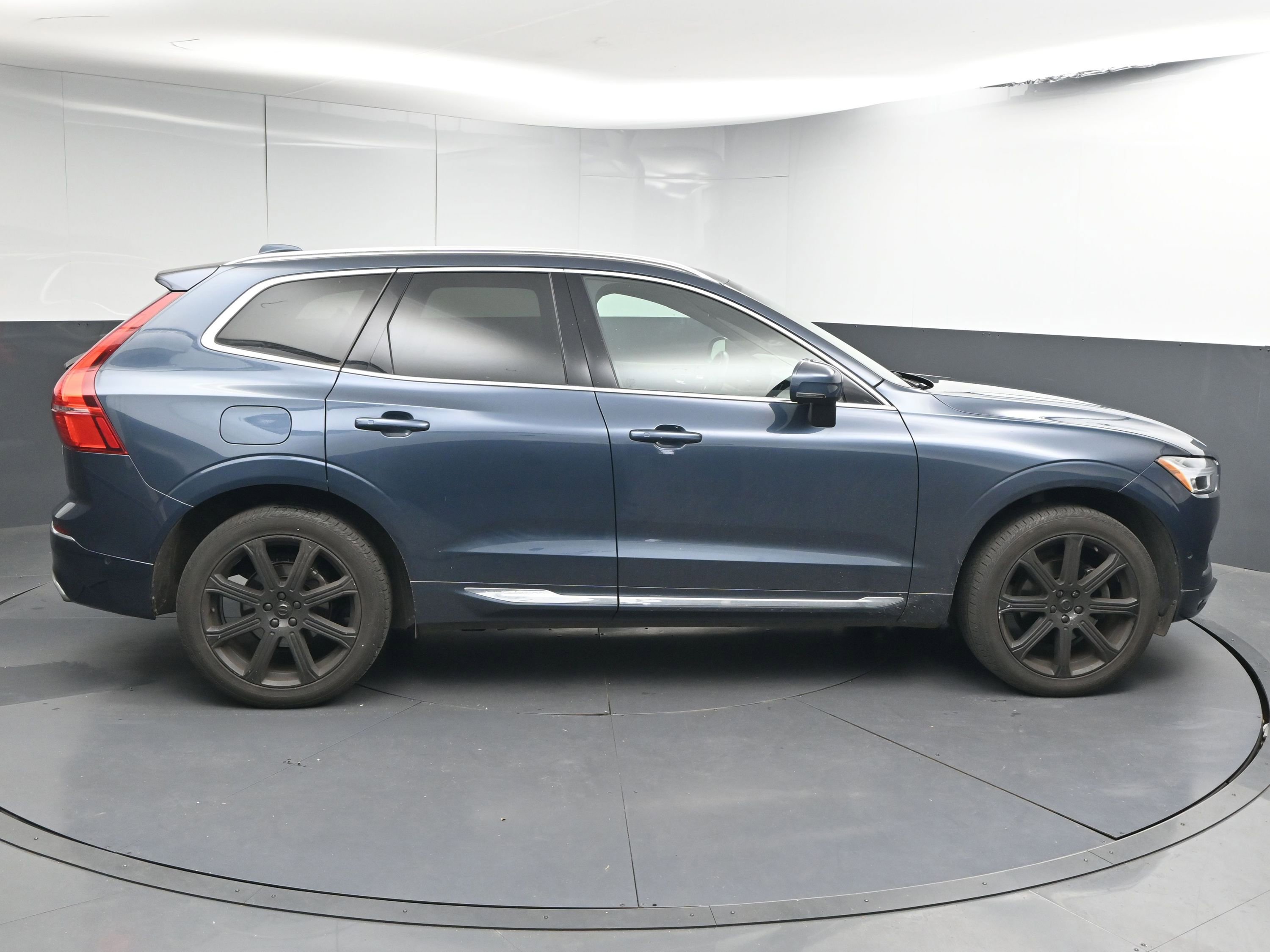 Used 2018 Volvo XC60 T5 Inscription w/ Convenience Package image 9