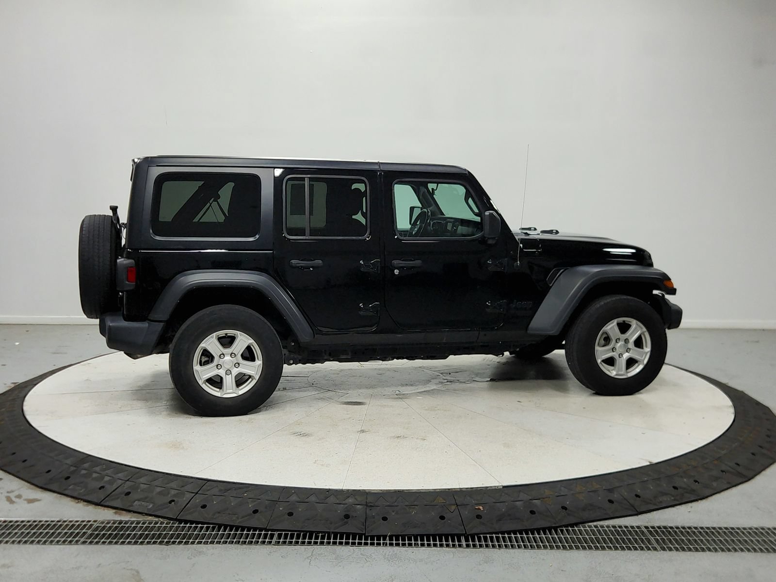 Used 2021 Jeep Wrangler Unlimited Sport AWD/4WD image 9