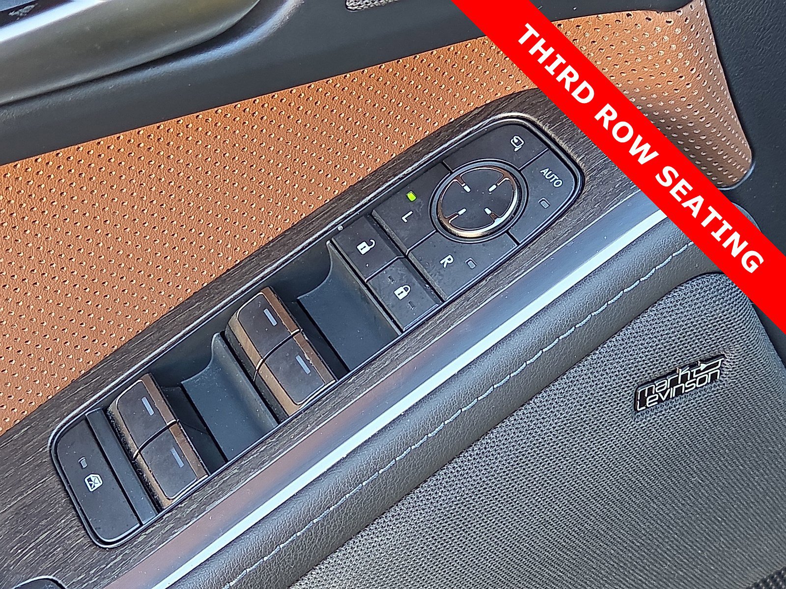 Used 2024 Lexus GX 550 w/ Accessory Package (31) image 15