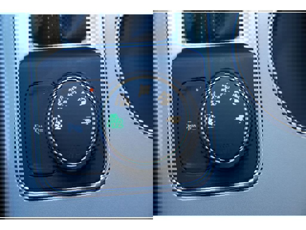 Used 2020 Chevrolet Blazer LT image 19