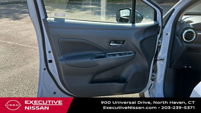 Used 2025 Nissan Versa SR w/ Trunk Package image 9