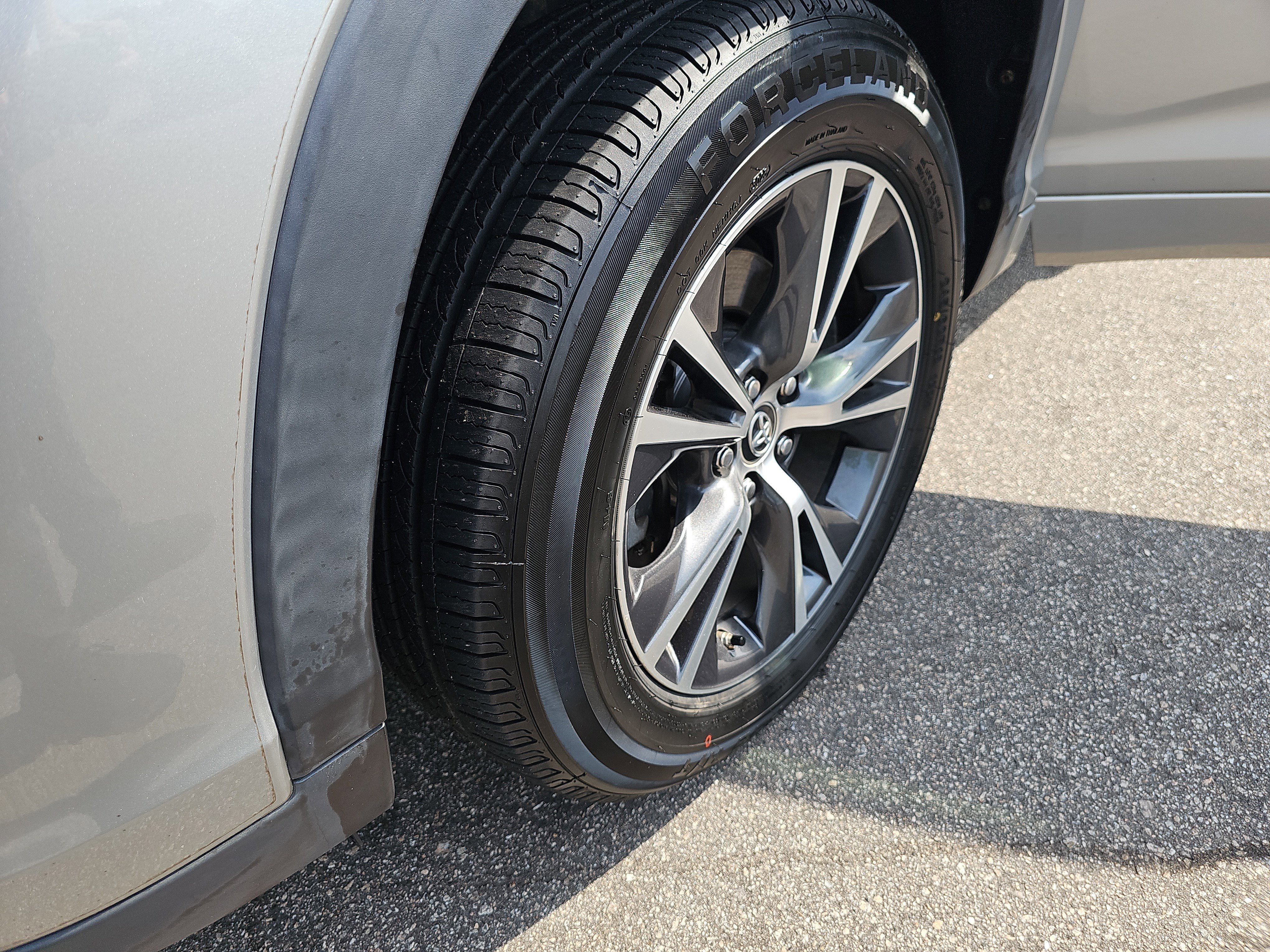 Used 2017 Toyota Highlander Plus FWD image 35