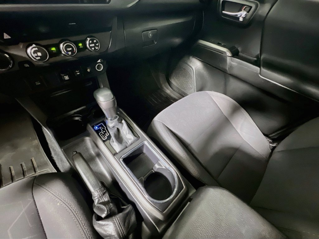 Used 2019 Toyota Tacoma TRD Sport AWD/4WD image 21