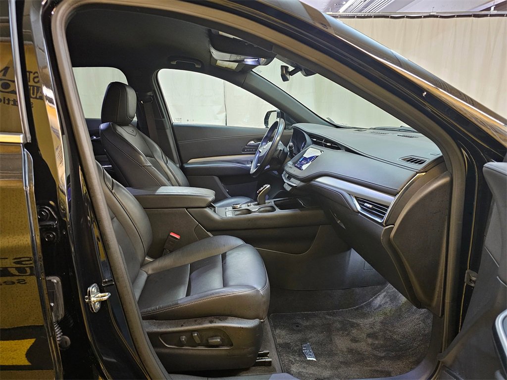 Used 2020 Cadillac XT4 Premium Luxury image 10