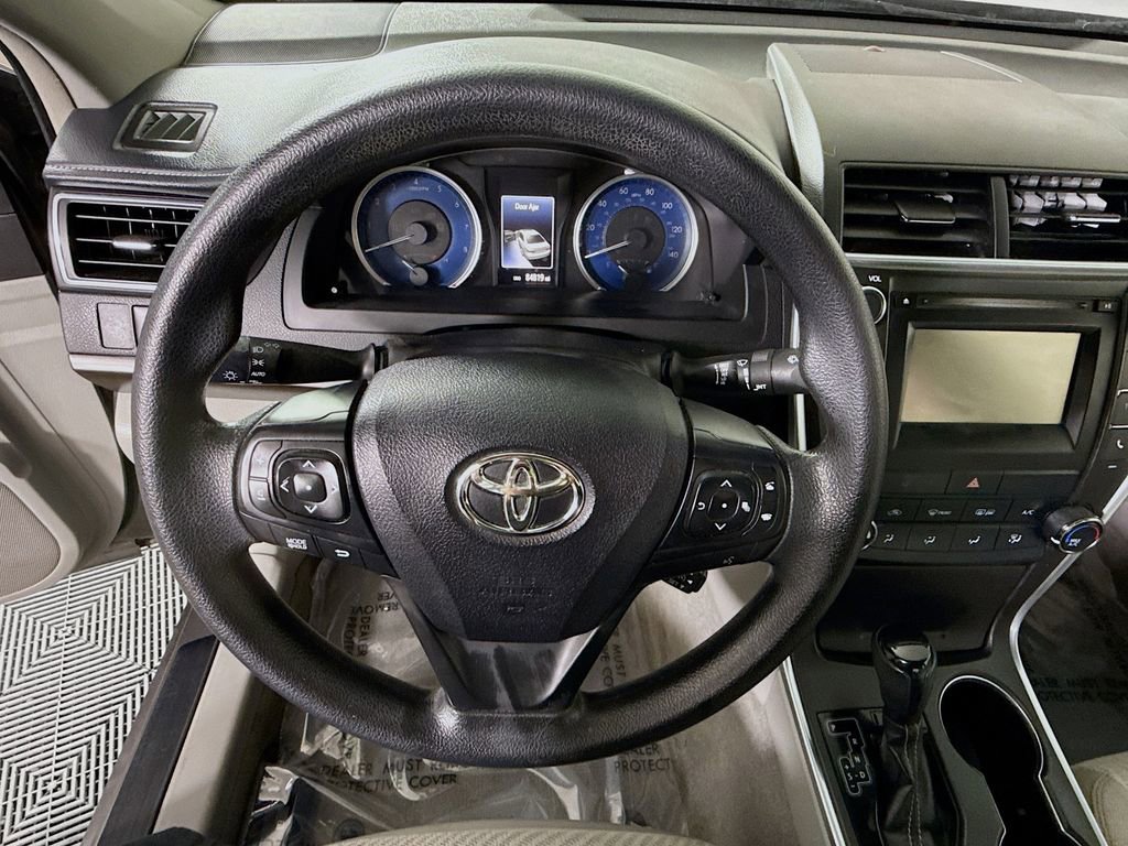 Used 2016 Toyota Camry LE FWD image 18