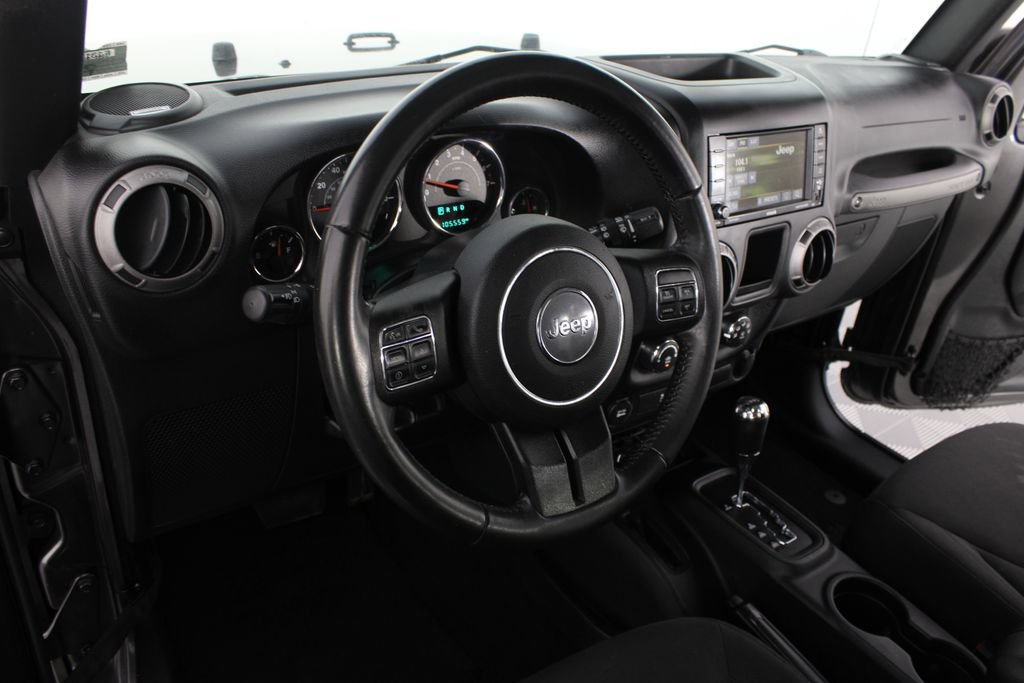 Used 2016 Jeep Wrangler Unlimited Sport w/ Max Tow Package AWD/4WD image 6