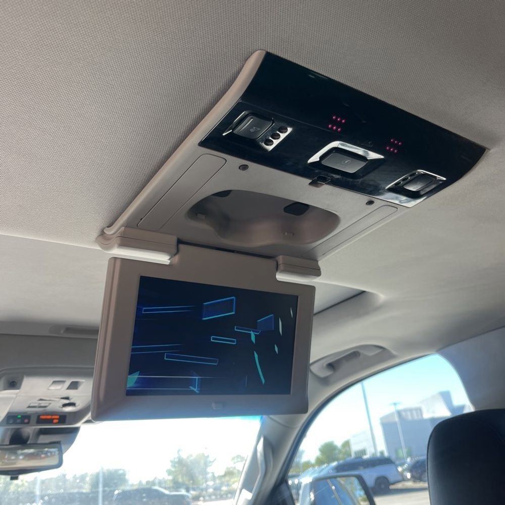 Used 2019 Cadillac Escalade ESV Luxury image 18