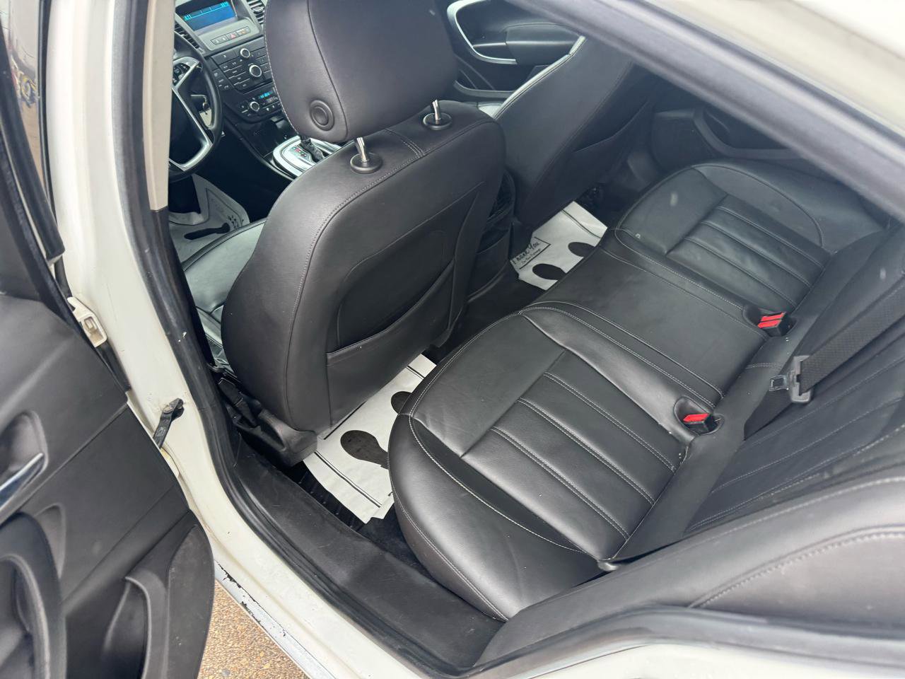 Used 2011 Buick Regal CXL image 9