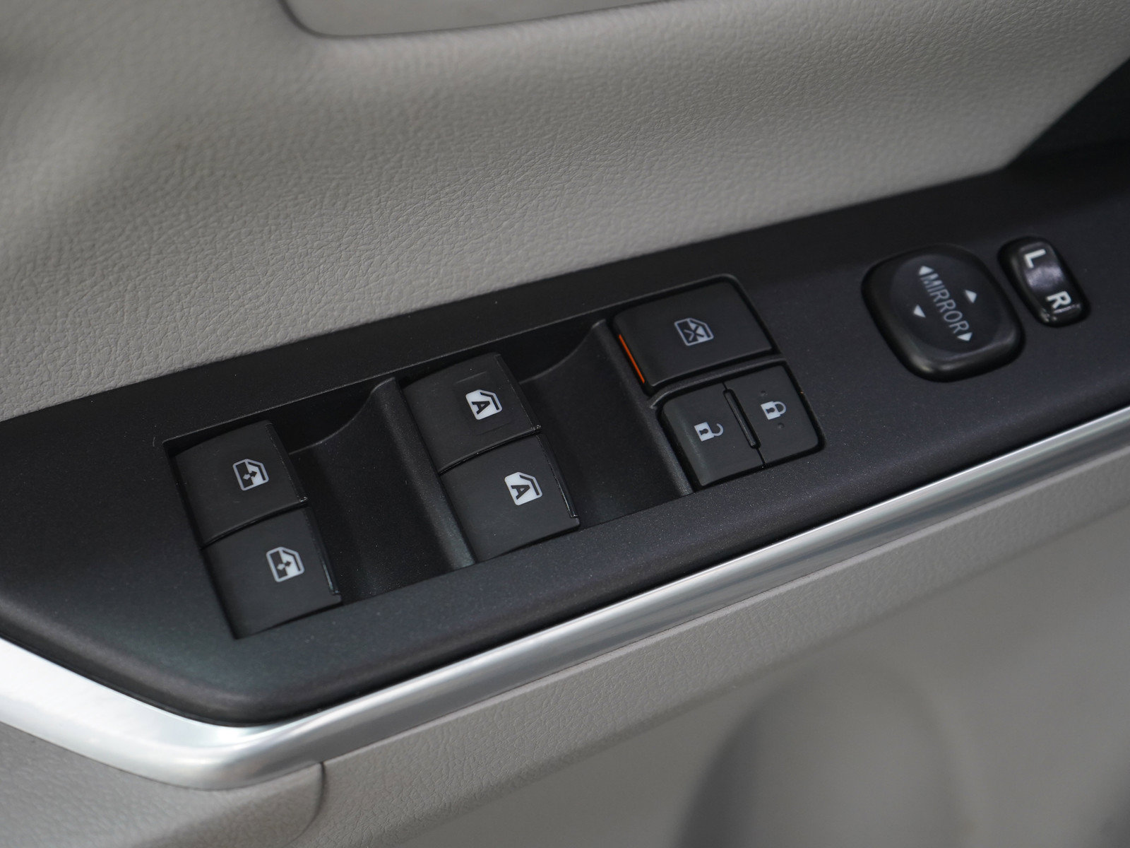 Used 2016 Toyota Camry LE FWD image 19