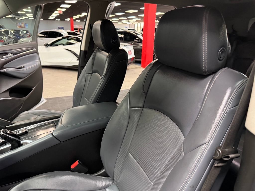 Used 2018 Buick Enclave Essence FWD image 34