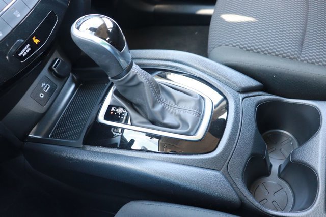 Used 2022 Nissan Rogue Sport S image 16