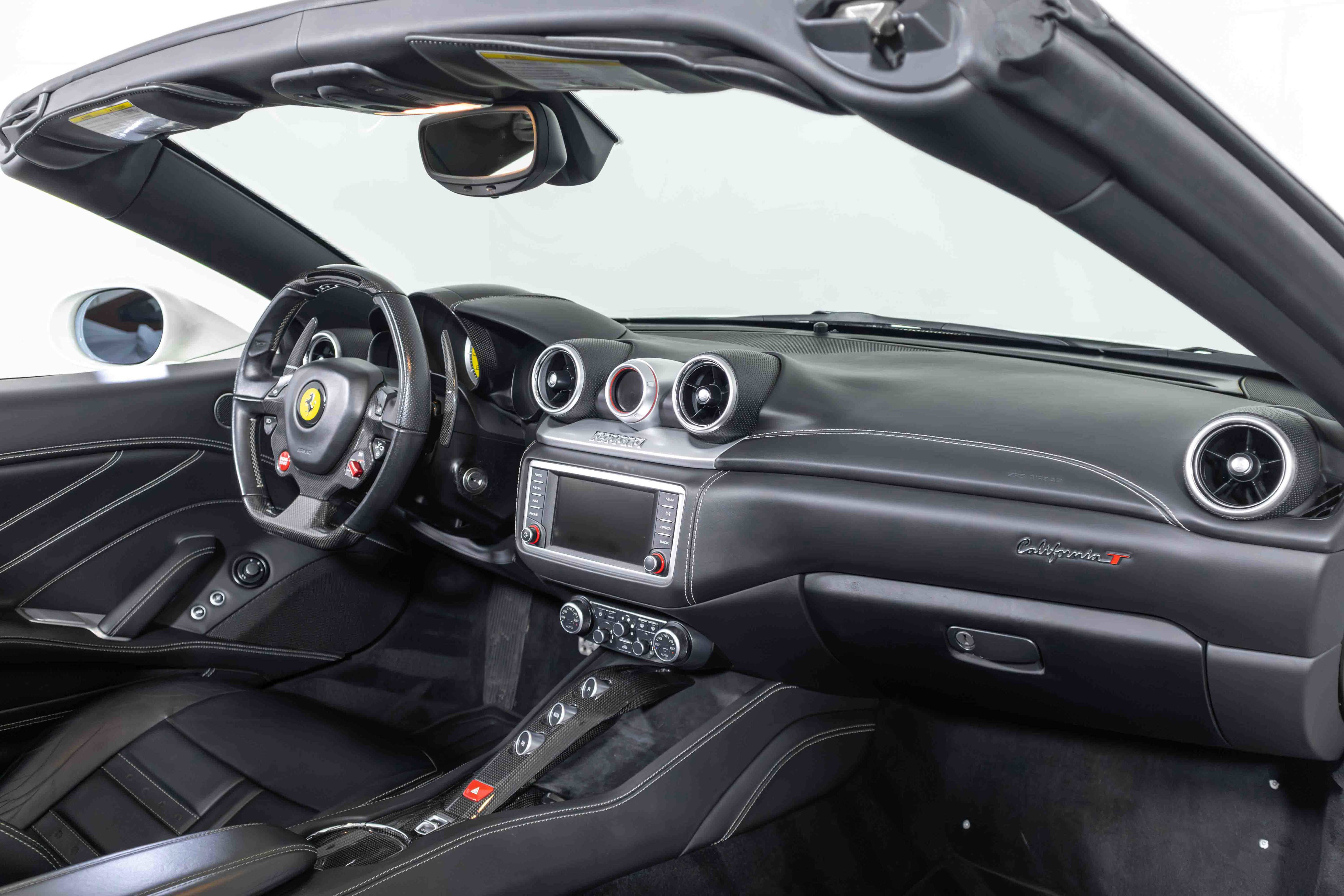 Certified 2016 Ferrari California T image 26