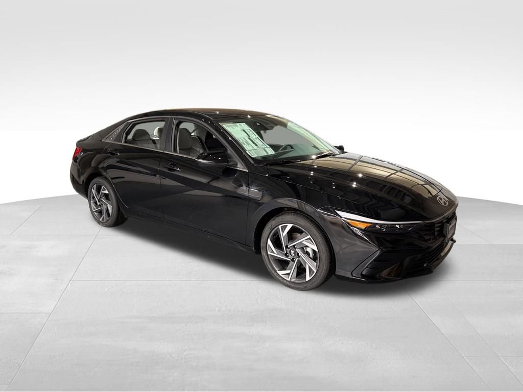 New 2026 Hyundai Elantra Limited FWD image 2