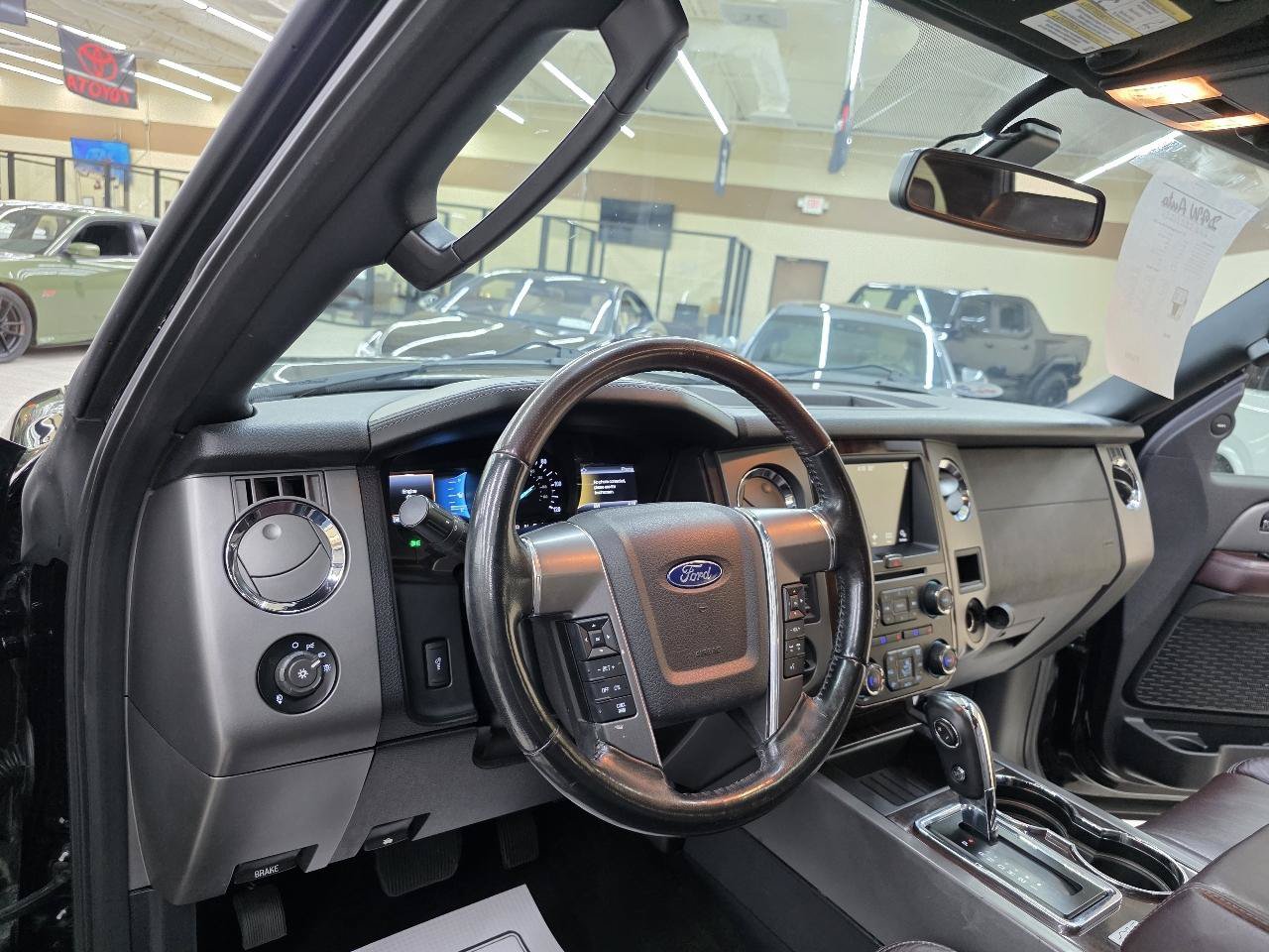 Used 2017 Ford Expedition Platinum RWD image 16