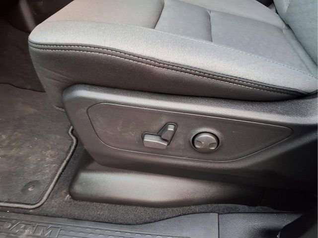 New 2026 RAM 1500 4x4 Crew Cab image 13