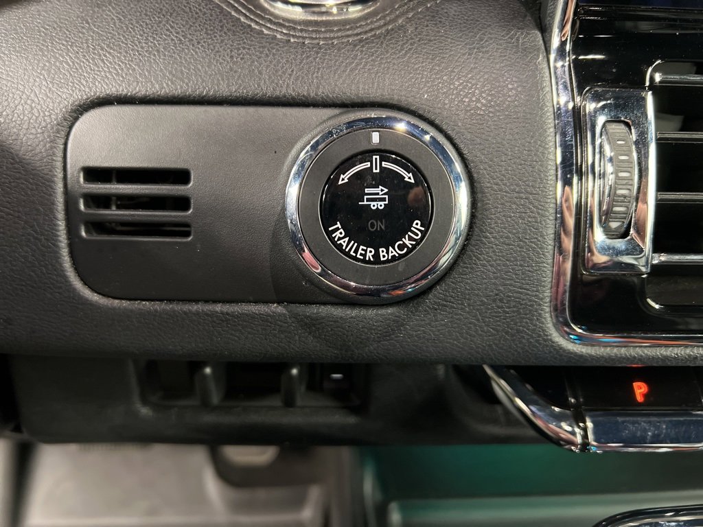 Used 2020 Lincoln Navigator Reserve w/ Luxury Package image 18