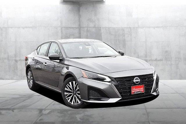 Certified 2025 Nissan Altima 2.5 SV image 2