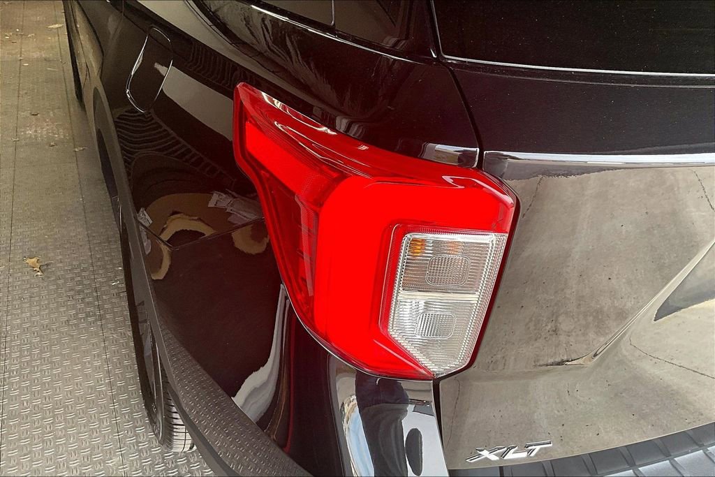 Used 2023 Ford Explorer XLT w/ Equipment Group 202A image 32