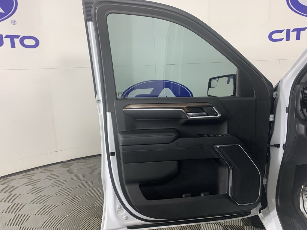 Used 2022 Chevrolet Silverado 1500 LT image 13