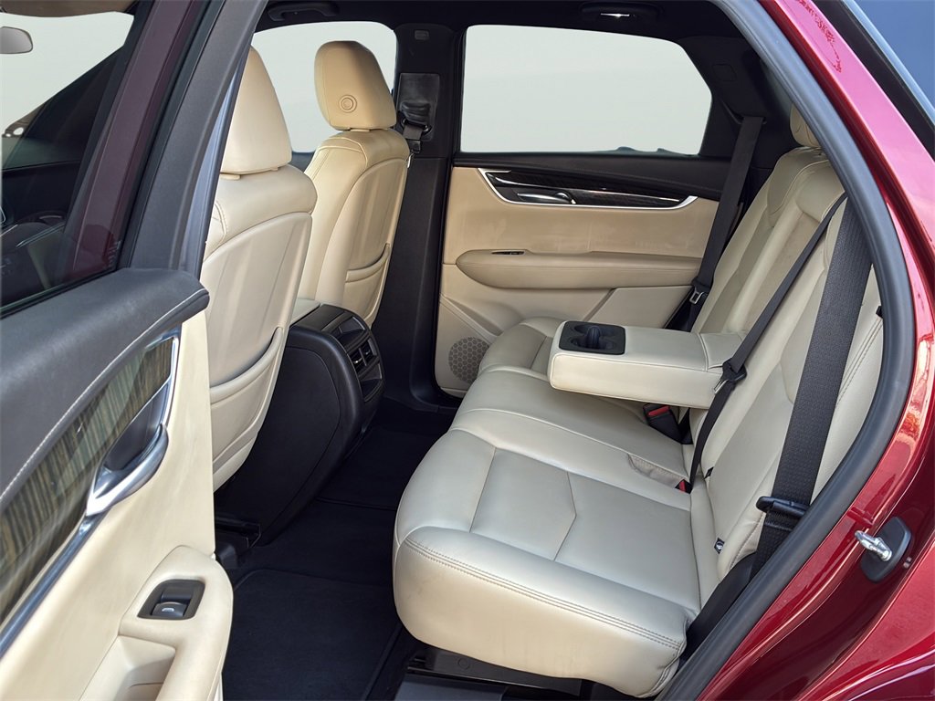 Used 2018 Cadillac XT5 FWD image 12