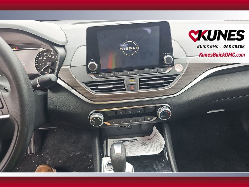 Used 2024 Nissan Altima 2.5 SV image 12