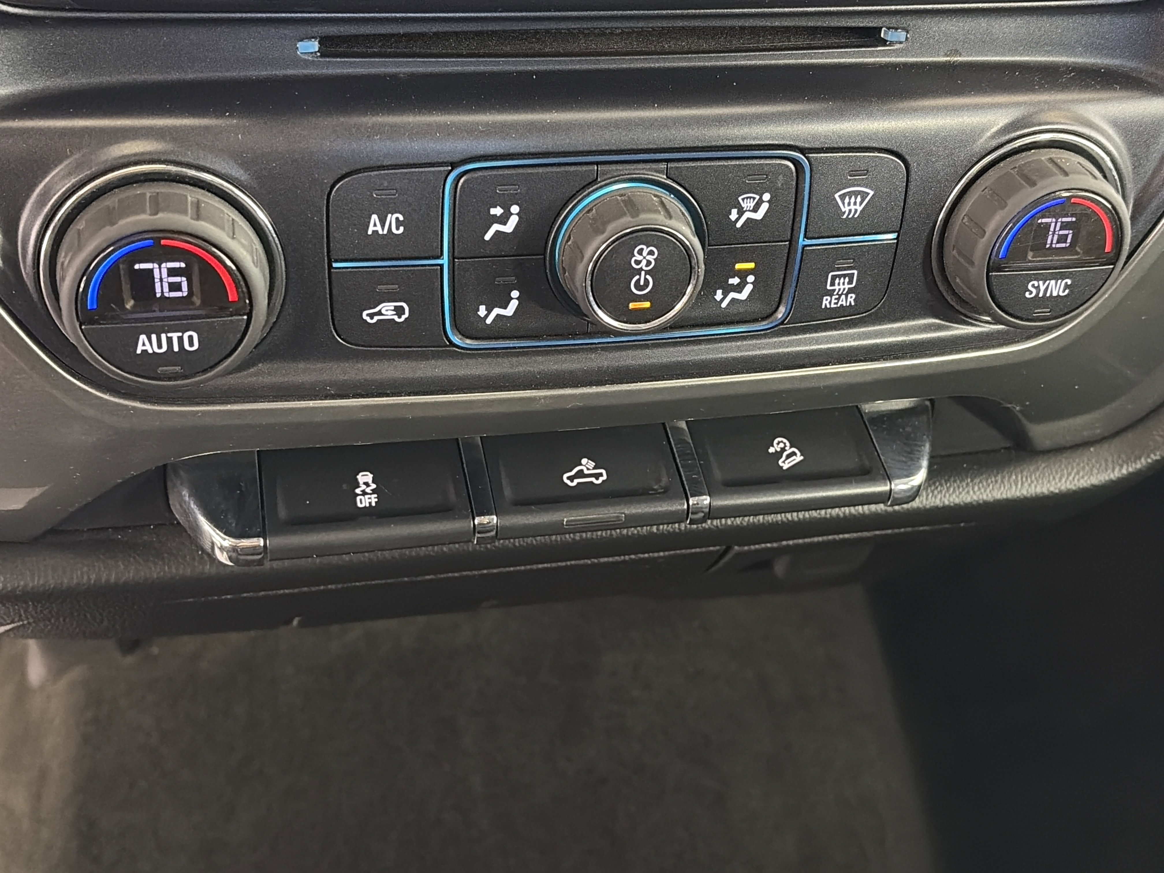 Used 2017 Chevrolet Silverado 1500 LT w/ All Star Edition image 22