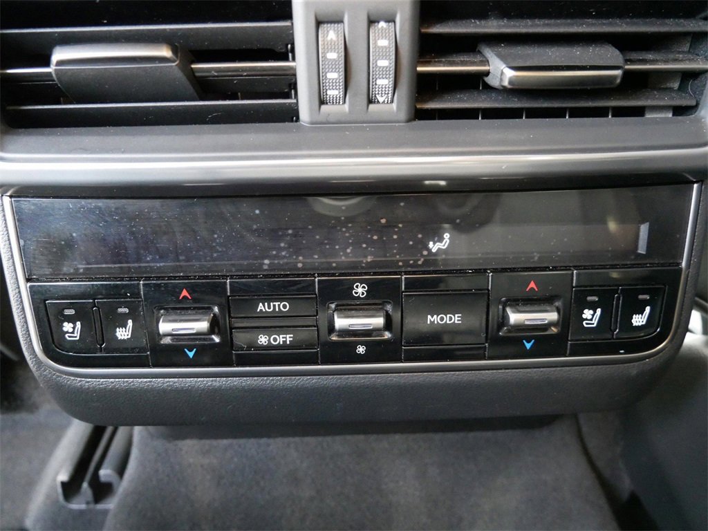 Used 2022 Lexus LX 600 F Sport image 11