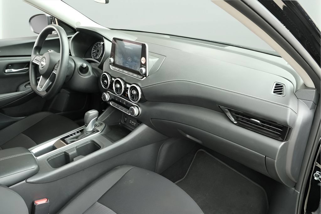 Used 2025 Nissan Sentra SV FWD image 15
