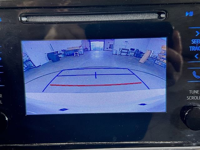 Used 2018 Toyota Corolla LE image 22