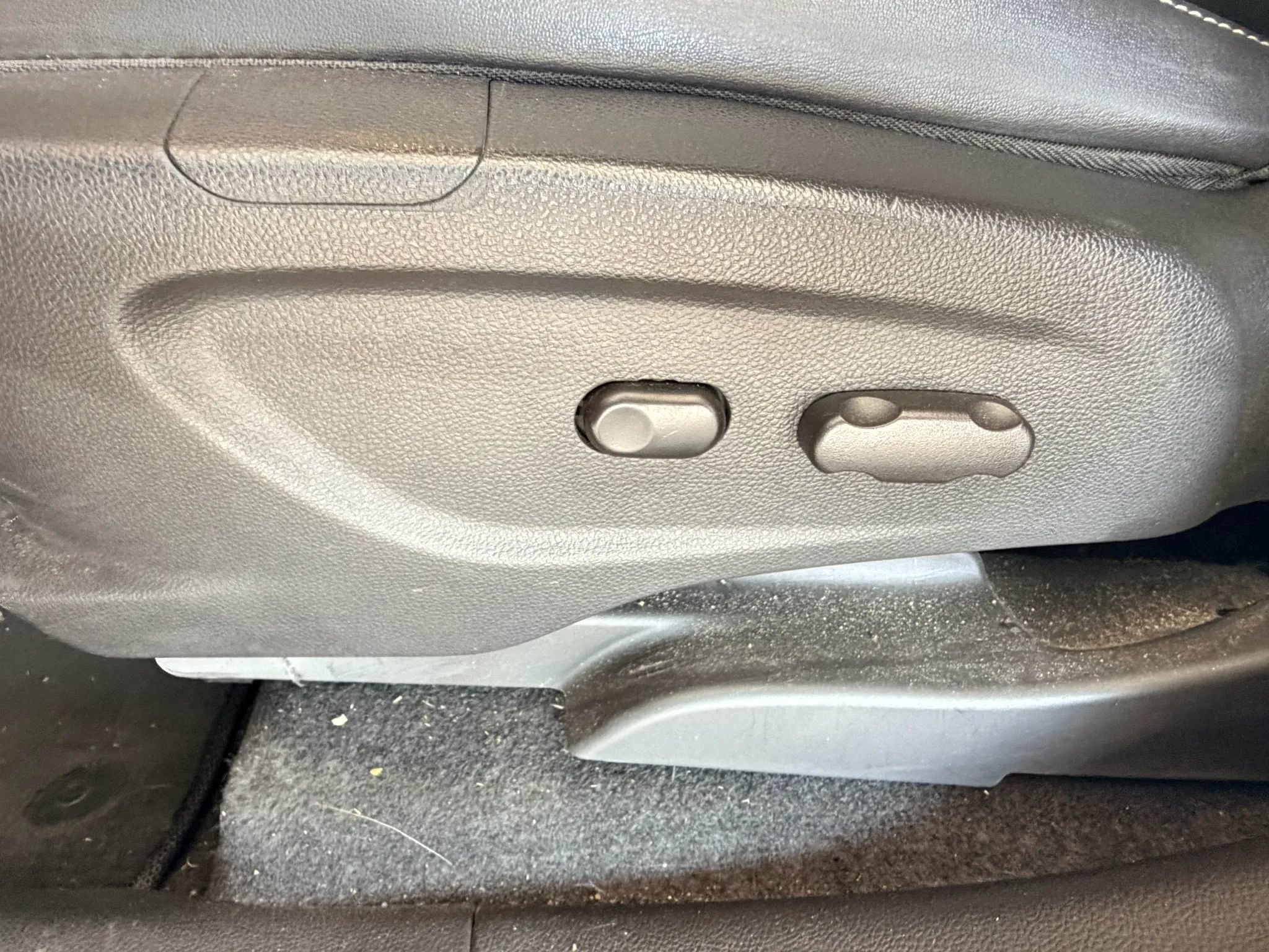 Used 2015 Buick Encore Convenience FWD image 16